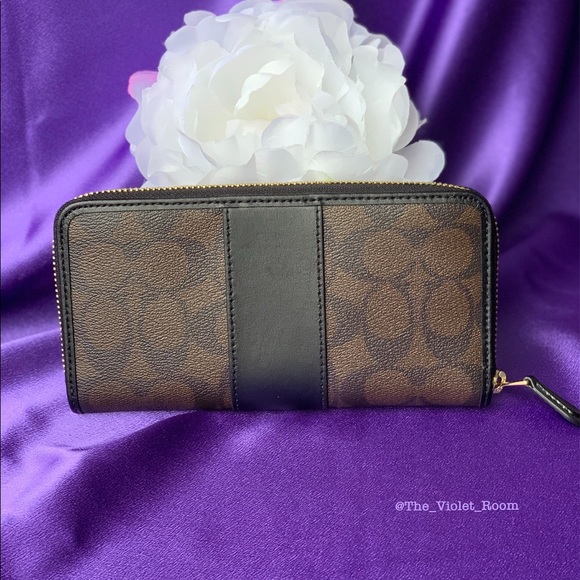 ▪️COACH▪️Accordion Zip Around Wallet - Picture 3 of 6